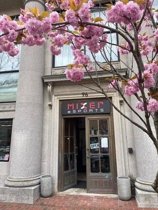Plus de détails pour 94-106 Pleasant St, Malden, MA - Bureau, Local commercial à louer