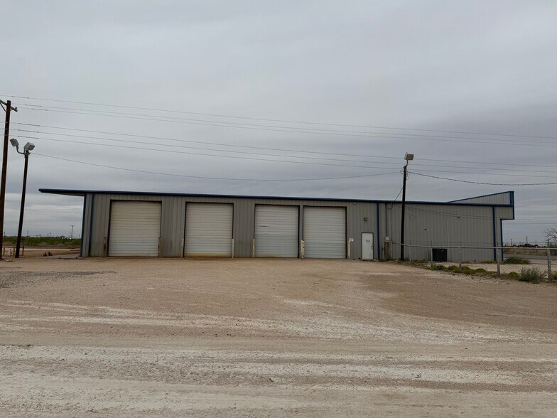 527 NW County Rd, Hobbs, NM à louer - Photo de l’immeuble – Image 3 sur 13