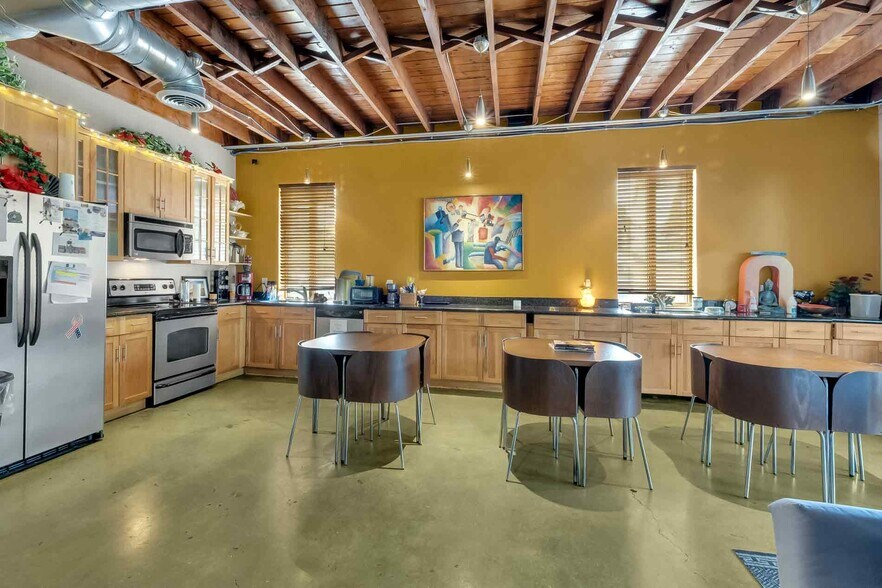 817 NE 4th Ave, Fort Lauderdale, FL à vendre - Photo de l’immeuble – Image 2 sur 62