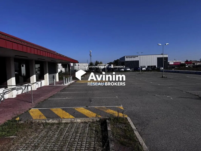 Local commercial dans La Salvetat-Saint-Gilles à louer - Photo de l’immeuble – Image 2 sur 30