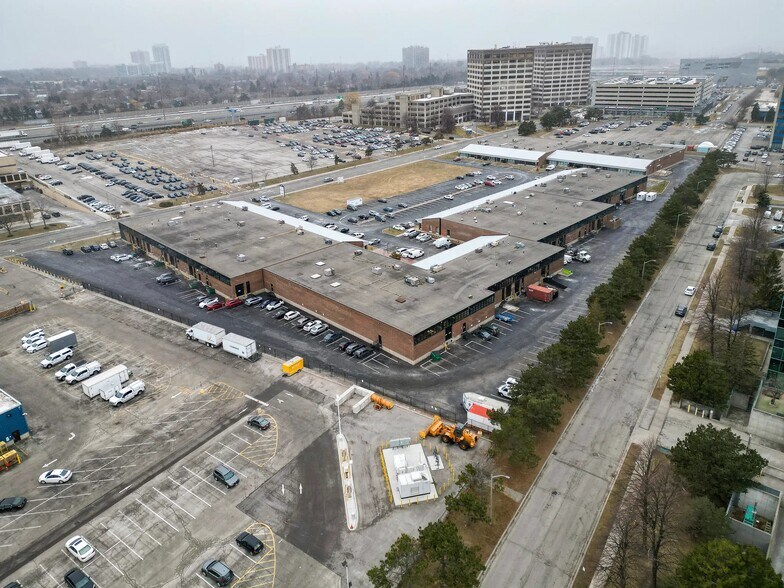 280 Consumers Rd, Toronto, ON à vendre - Aérien – Image 2 sur 2