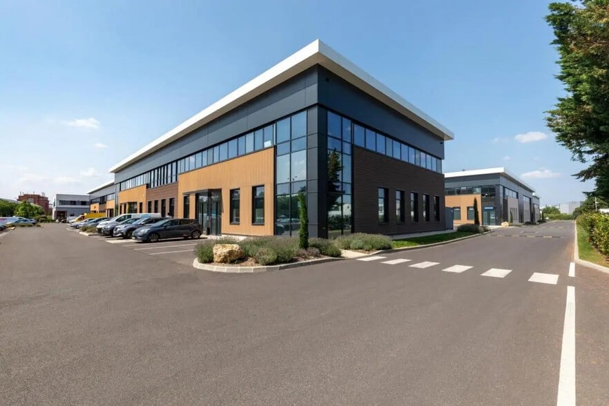 145 Rue Des Caboeufs, Gennevilliers à louer - Photo de l’immeuble – Image 1 sur 8