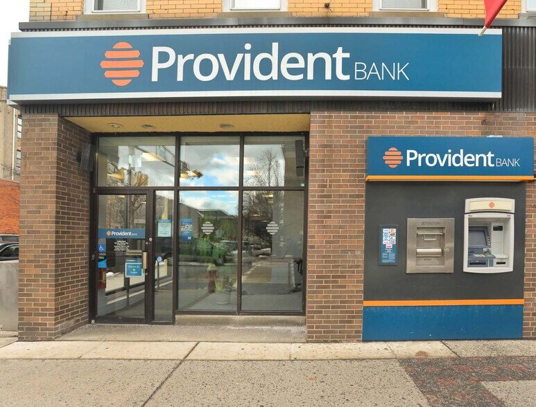 569 Broadway, Bayonne, NJ à louer - Photo de l’immeuble – Image 2 sur 2