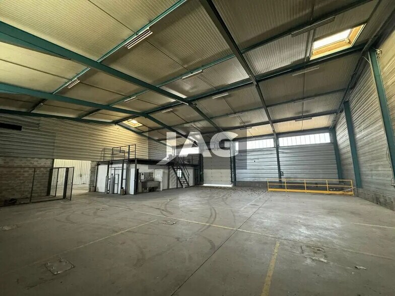 Local d’activités dans Neyron à louer - Photo intérieure – Image 3 sur 13