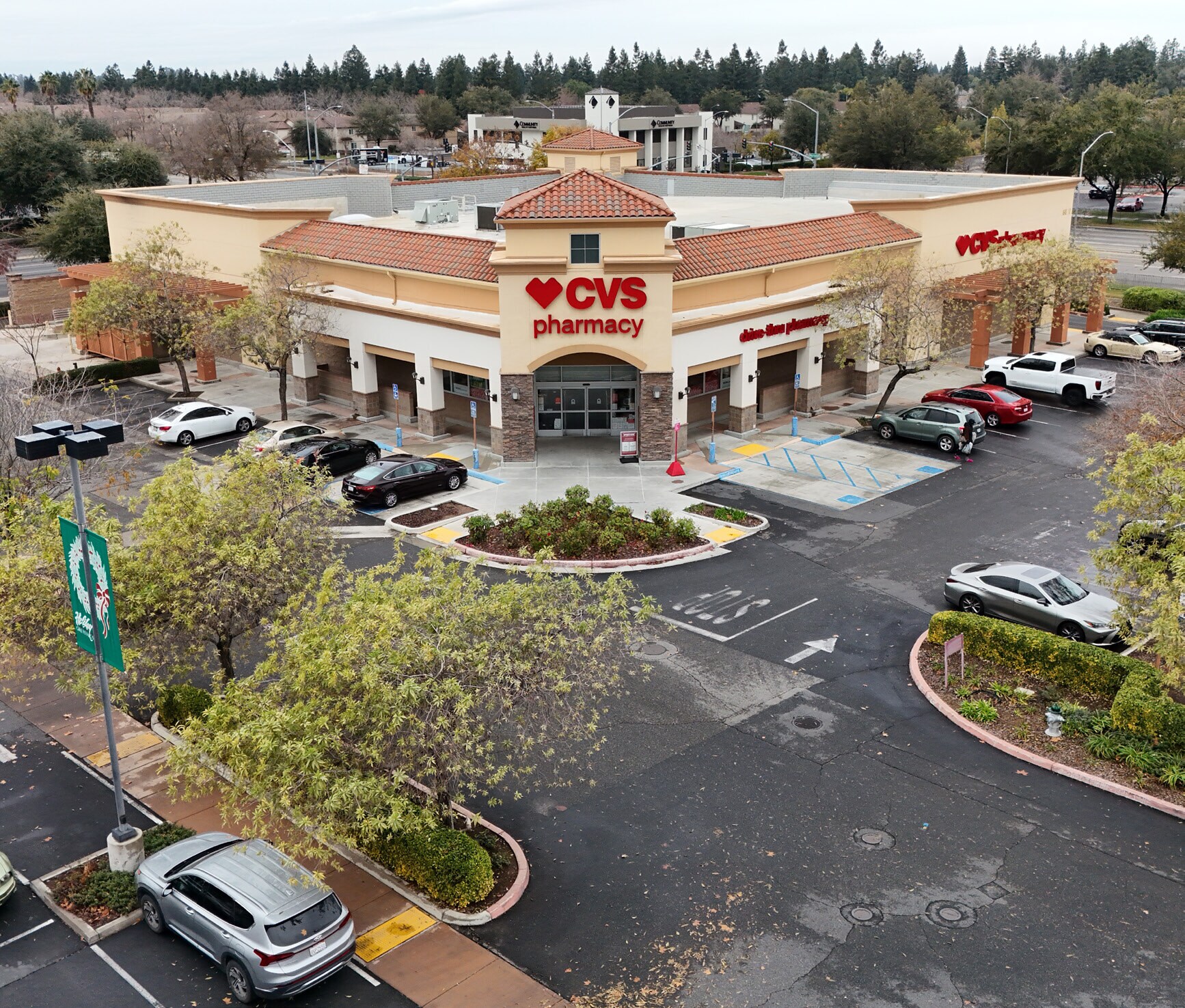 6800 N Milburn Ave, Fresno, CA à louer Photo principale– Image 1 sur 2