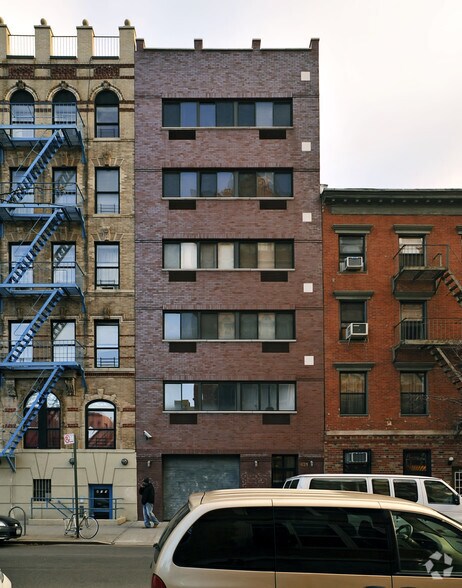 421 E 12th St, New York, NY à louer - Photo de l’immeuble – Image 2 sur 5