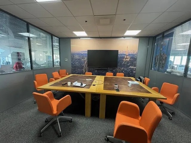 Bureau dans à vendre - Photo de l’immeuble – Image 1 sur 10
