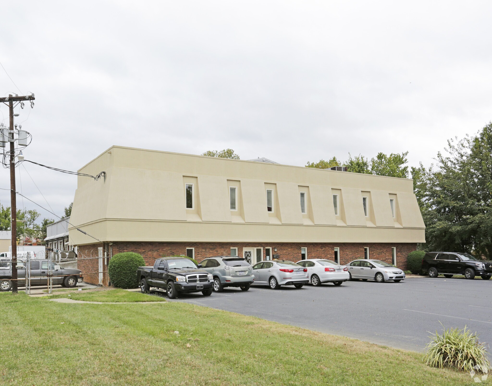 1005 N Church St, Charlotte, NC à louer Photo principale– Image 1 sur 3