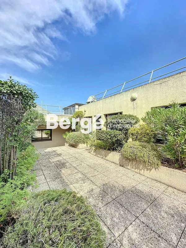 Plus de détails pour Bureau à vendre