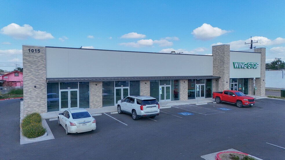 1015 E University Dr, Edinburg, TX à louer - Photo de l’immeuble – Image 3 sur 7