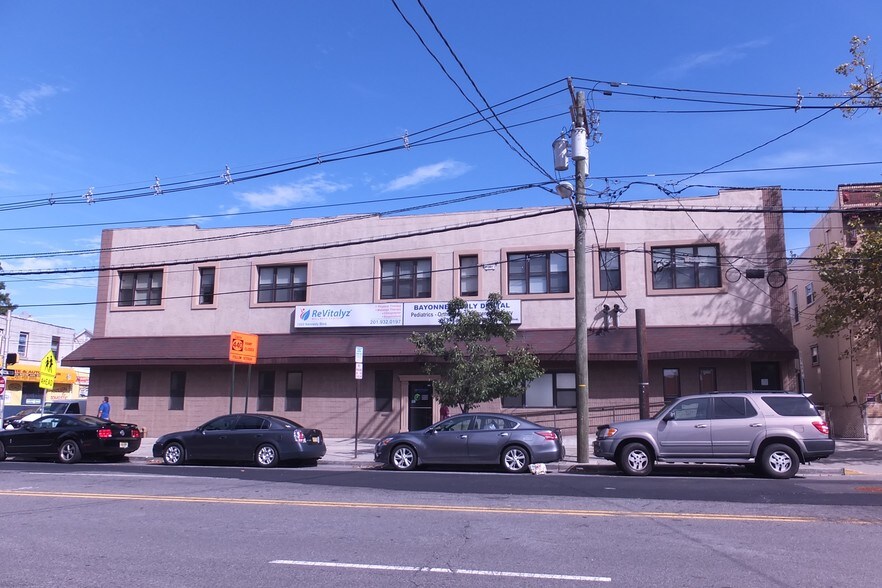 1216-1222 Jf Kennedy Blvd, Bayonne, NJ à louer - Photo de l’immeuble – Image 3 sur 13