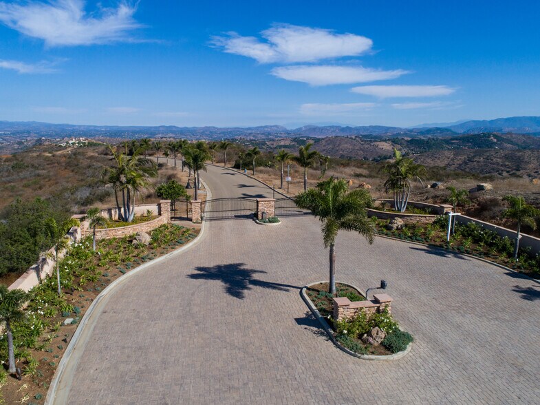 2437 Panoramic Way, Vista, CA à vendre - Aérien – Image 1 sur 9