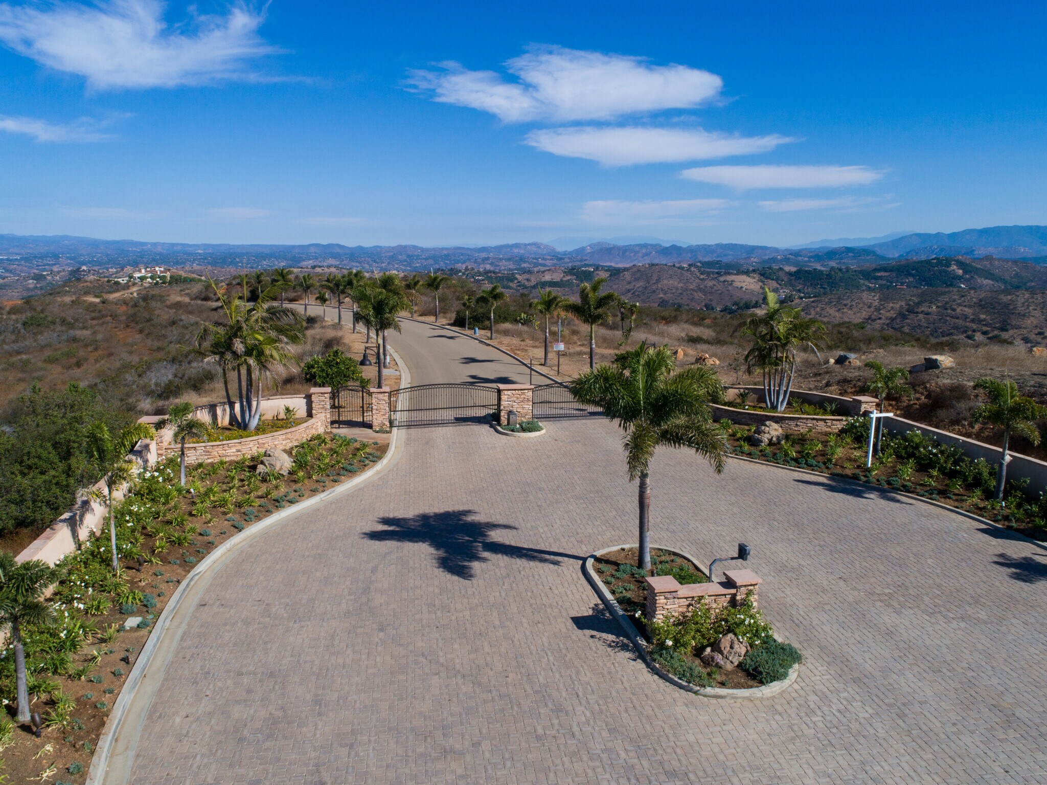 2437 Panoramic Way, Vista, CA à vendre Aérien– Image 1 sur 10