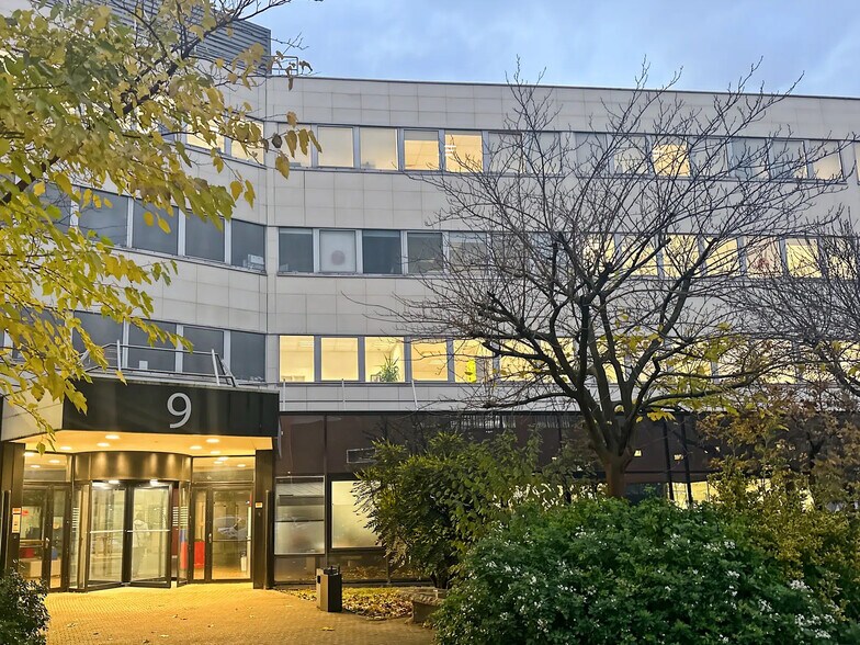 Bureau dans Gennevilliers à vendre - Photo de l’immeuble – Image 2 sur 11