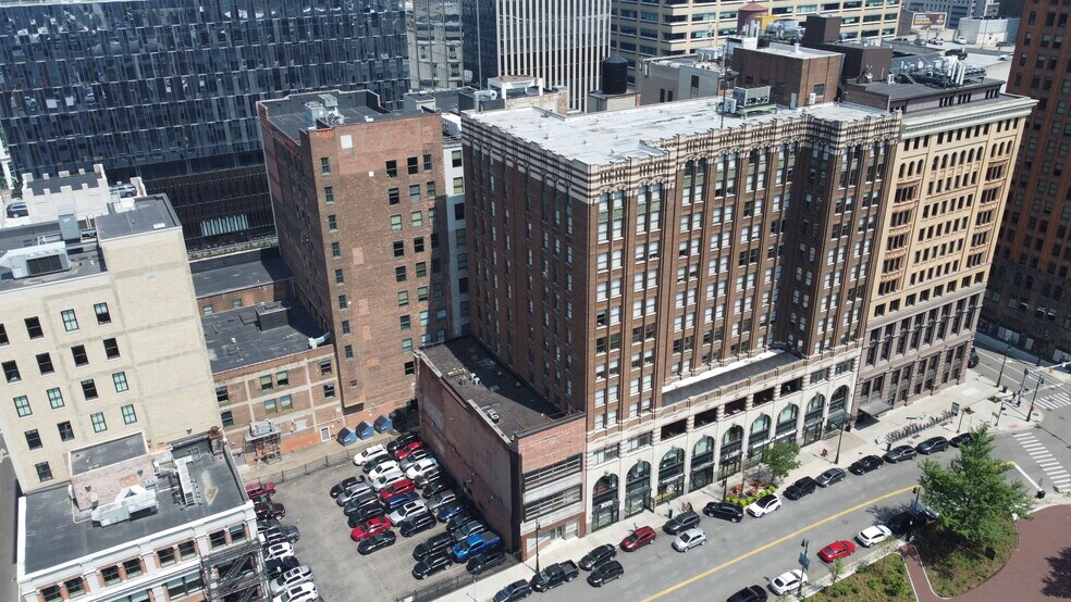 1250 Griswold St, Detroit, MI à louer - Photo de l’immeuble – Image 3 sur 8