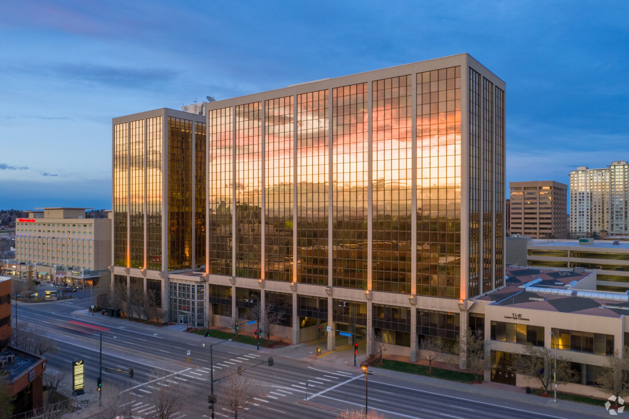 720 S Colorado Blvd, Denver, CO à louer Photo de l’immeuble– Image 1 sur 31