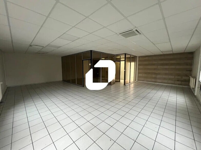 Bureau dans Ruitz à louer - Photo de l’immeuble – Image 3 sur 32