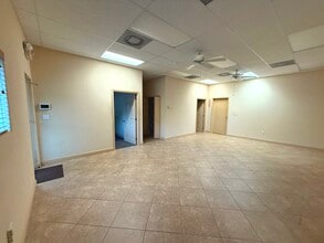 2271 Bruner Ln, Fort Myers, FL à louer Photo intérieure– Image 2 sur 6