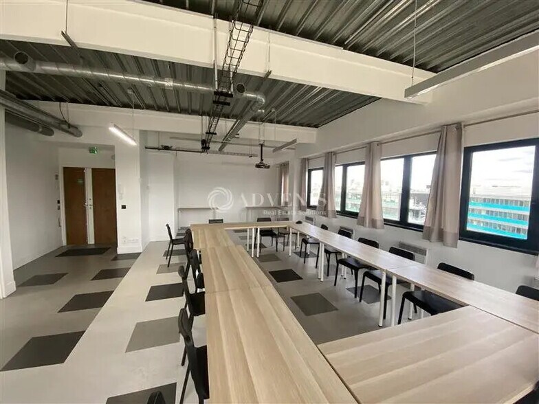 Bureau dans Pantin à louer - Photo de l’immeuble – Image 3 sur 12