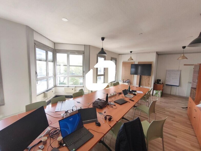 Bureau dans Noisy-le-Grand à vendre - Photo intérieure – Image 2 sur 7