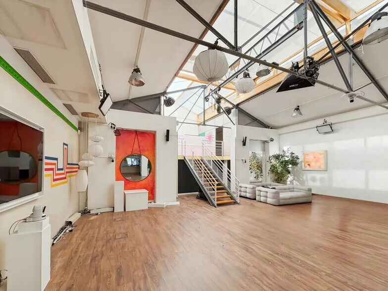 Bureau dans Paris à vendre - Photo de l’immeuble – Image 2 sur 9