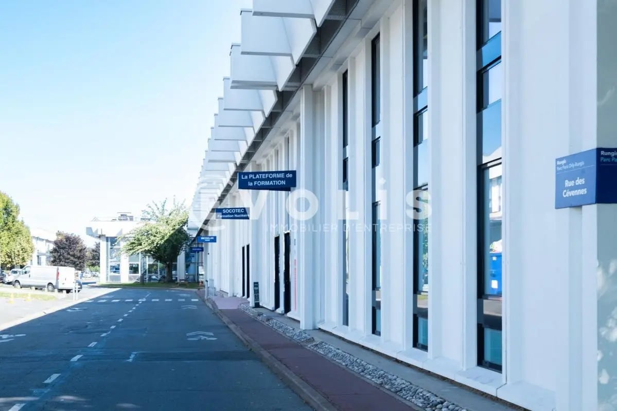 6 Rue Des Cévennes, Rungis à louer Photo de l’immeuble– Image 1 sur 9