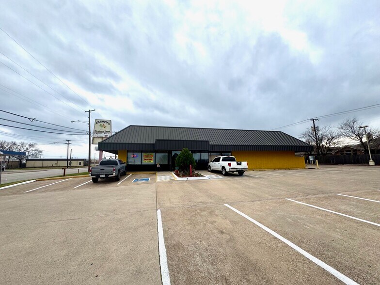 510 S Cherry Ln, Fort Worth, TX à vendre - Photo principale – Image 1 sur 8