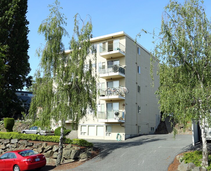 2626 Thorndyke Ave W, Seattle, WA à vendre - Photo de l’immeuble – Image 2 sur 4