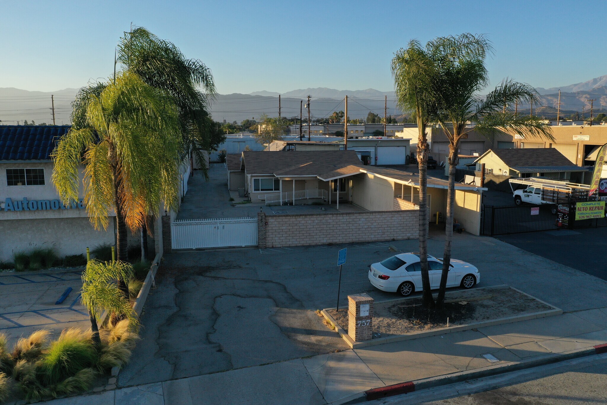 757 E San Bernardino Rd, Covina, CA à louer Photo principale– Image 1 sur 24