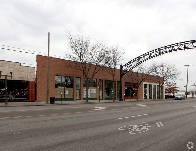 939 N High St, Columbus, OH à louer - Photo de l’immeuble – Image 2 sur 5