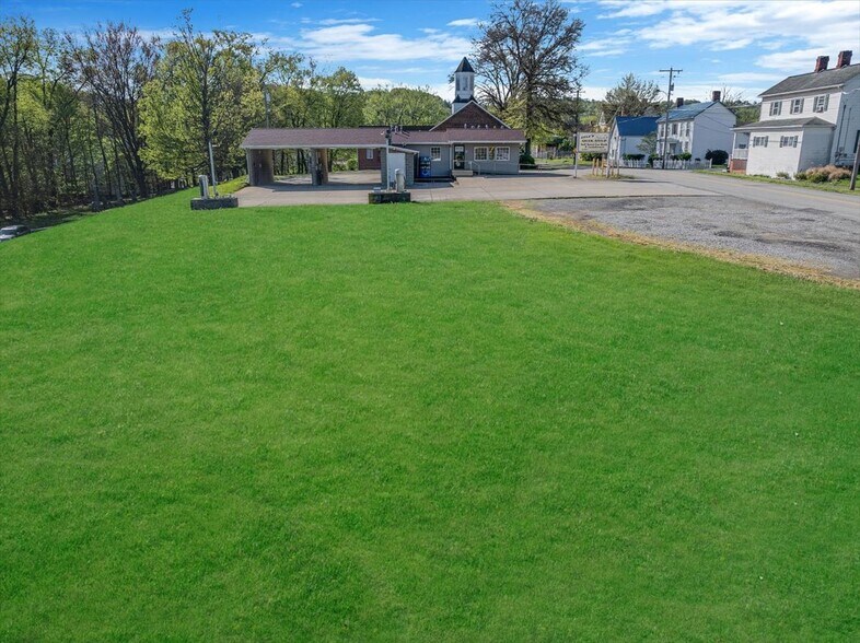 212 Pine St, Jefferson, PA à vendre - Photo de l’immeuble – Image 3 sur 58
