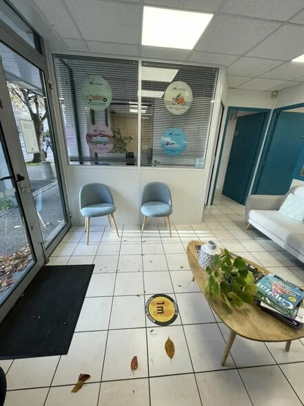 Local commercial dans Nantes à louer - Hall d’entrée – Image 3 sur 8