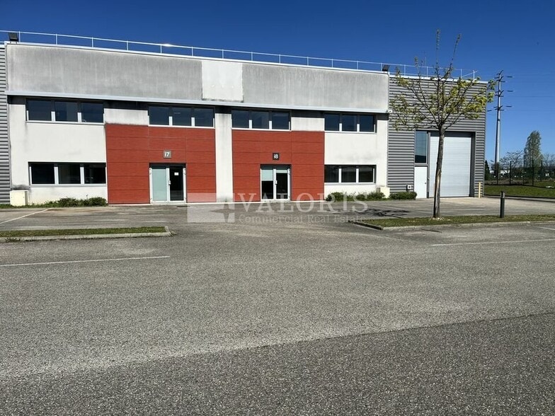 50 Rue Jean Zay, Saint-Priest à louer - Photo de l’immeuble – Image 1 sur 12