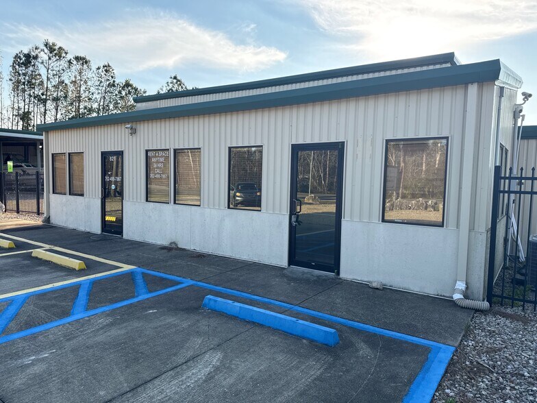 821 Beach Rd, Steinhatchee, FL à louer - Photo de l’immeuble – Image 2 sur 6