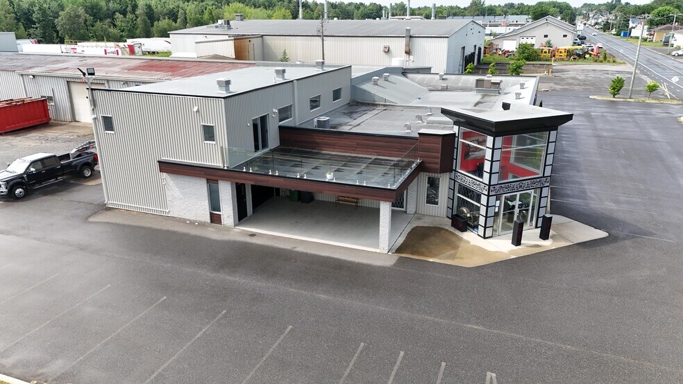 1720-1722 Boul Saint-Charles, Drummondville, QC à louer - Photo de l’immeuble – Image 2 sur 4
