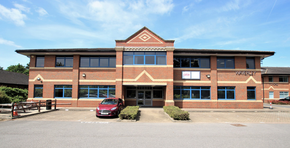Weydon Ln, Farnham à louer - Photo principale – Image 1 sur 6