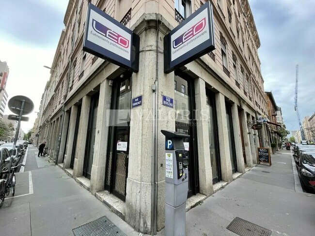 Plus de détails pour Local commercial à louer