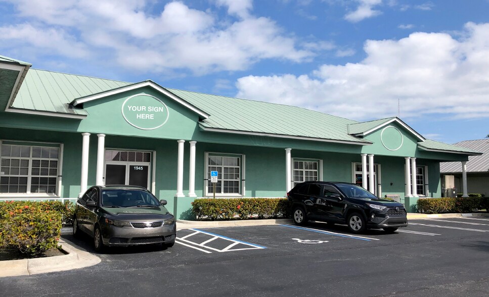 1935-1949 SE Port St Lucie Blvd, Port Saint Lucie, FL à louer - Photo de l’immeuble – Image 3 sur 8