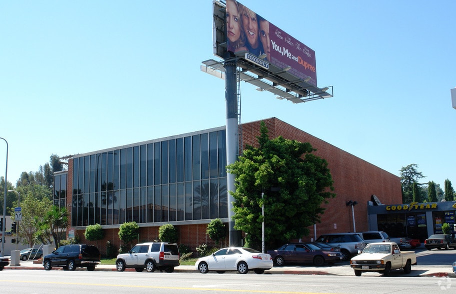 16400 Ventura Blvd, Encino, CA à louer - Photo de l’immeuble – Image 3 sur 5