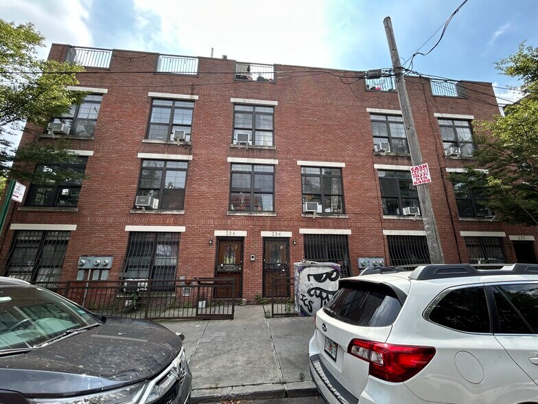 234 Evergreen Ave, Brooklyn, NY à vendre - Photo principale – Image 1 sur 1