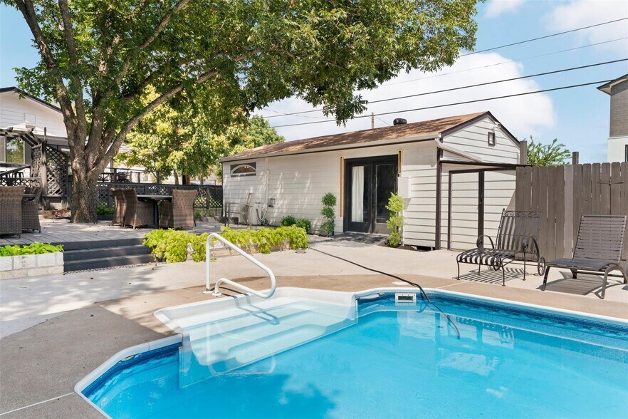 8721 Mountain Crest Dr, Austin, TX à vendre - Photo de l’immeuble – Image 2 sur 38