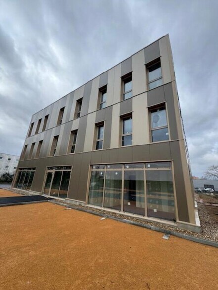 Bureau dans Villefranche-sur-Saône à vendre - Photo de l’immeuble – Image 3 sur 3