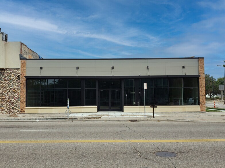 2726 E Lake St, Minneapolis, MN à vendre - Photo de l’immeuble – Image 2 sur 6