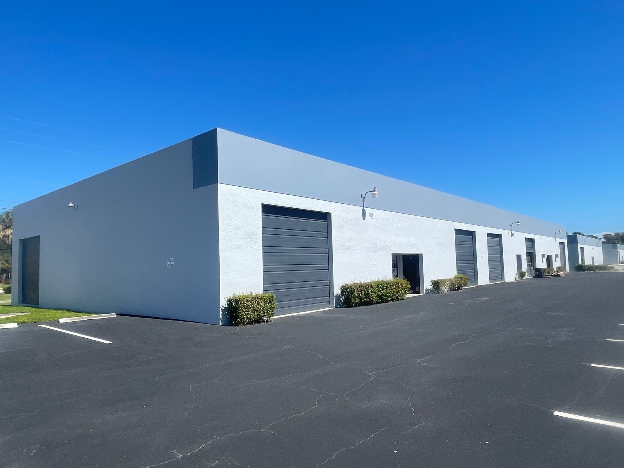 1243 W 52nd St, Mangonia Park, FL à louer Photo de l’immeuble– Image 1 sur 1
