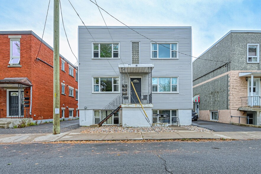 156 Dagmar Av, Vanier, ON à vendre - Photo principale – Image 1 sur 43