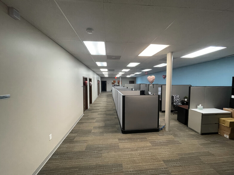 9434 Katy Fwy, Houston, TX à louer - Photo de l’immeuble – Image 3 sur 10