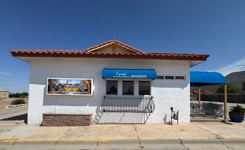 1909 Indian Wells Rd, Alamogordo, NM à vendre - Photo de l’immeuble – Image 2 sur 40