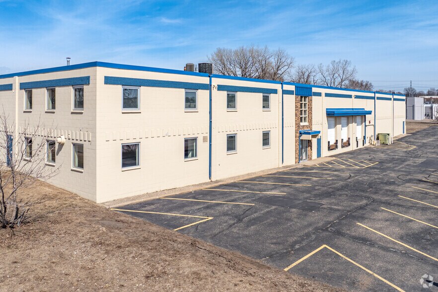 3401 NE Spring St, Minneapolis, MN à louer - Photo principale – Image 1 sur 8