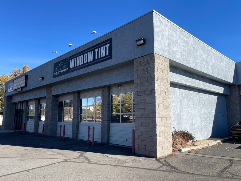 100 Gentry Way, Reno, NV à louer - Photo de l’immeuble – Image 3 sur 8