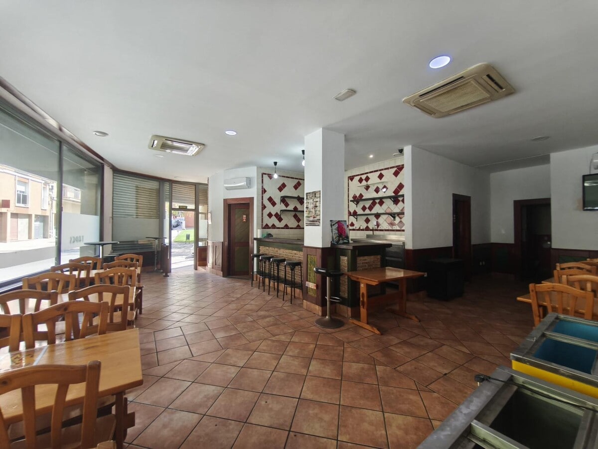 Vilafranca del Penedès, BAR 08720 - Lot - -  - Photo intérieure - Image 1 of 17